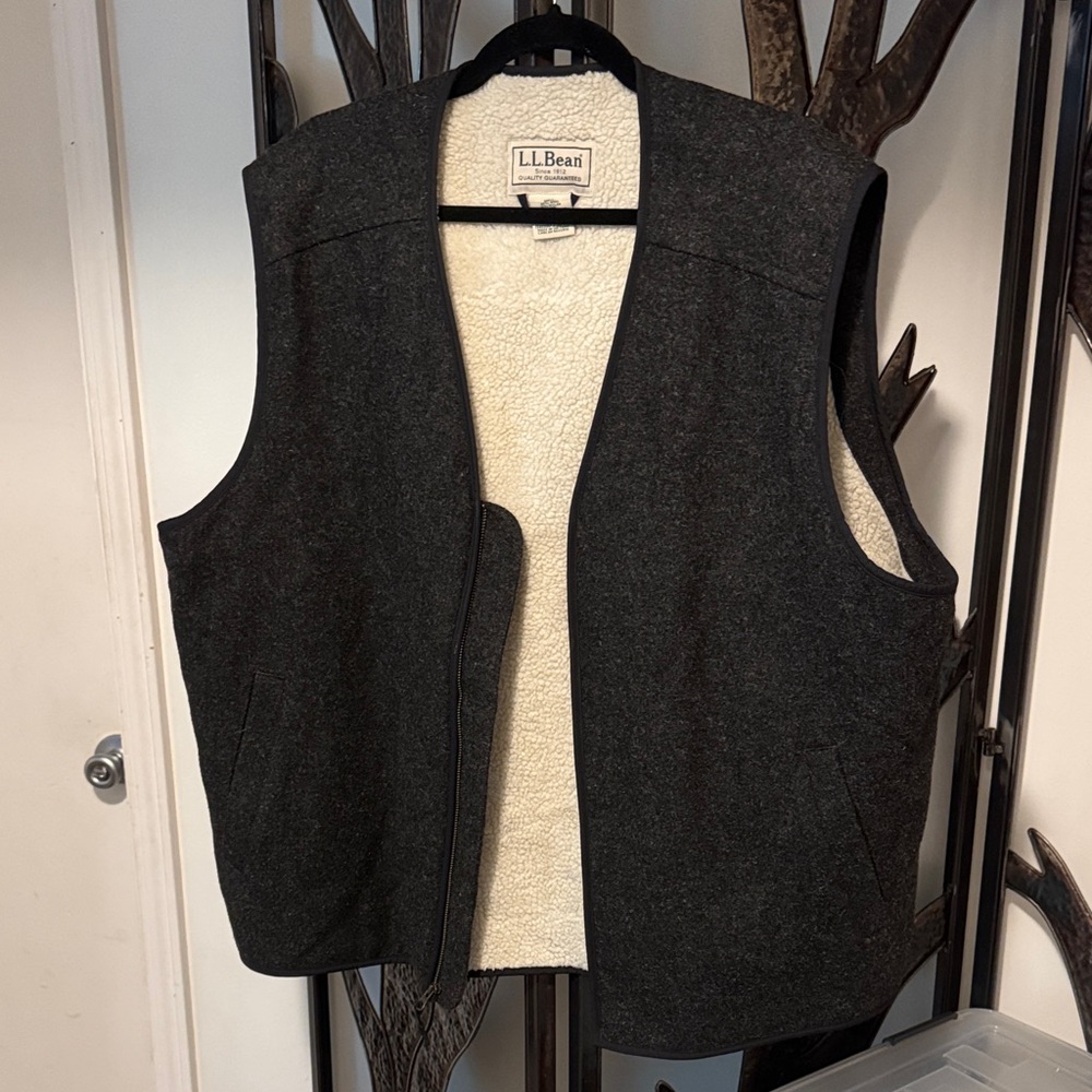 L.L. Bean XXL Dark Gray Sherpa lined wool Vest